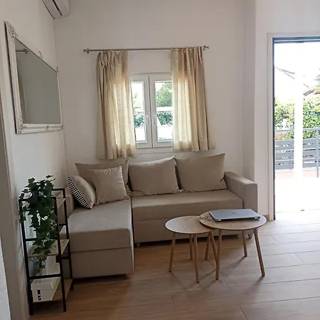 House Alexandros Vilă *