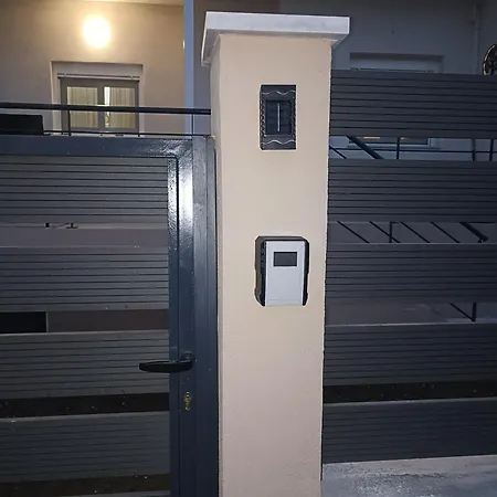 Vilă House Alexandros *