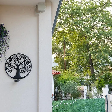 Vilă House Alexandros *