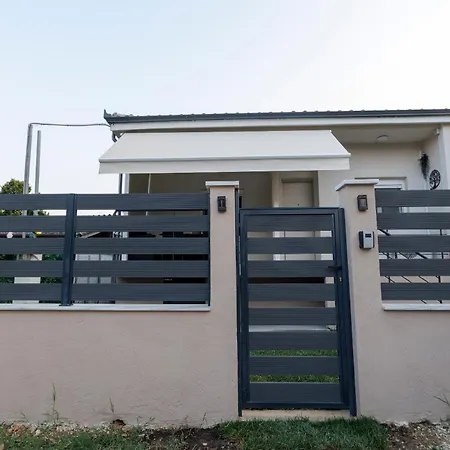 House Alexandros * 艾斯普罗瓦塔